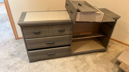 Free dresser with all parts needs some attention