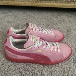 Size 9 Pumas Women’s Classic Suede Low Top Pink Sneakers 