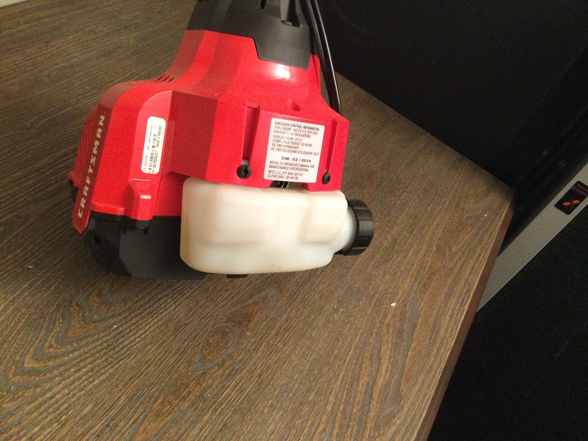 CRAFTSMAN GAS LINE TRIMMER/WEEDWACKER…. MISSING COVER TO STRING CASING …CAN EASILY BE ORDERED