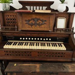 Very Rare Vintage Organ. 
