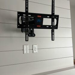 Wall mount for TV