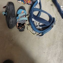 Women's rock climbing grappling equipment shoes harness chalk bag wonderman