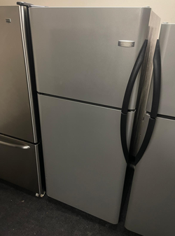 Kenmore Top Freezer Fridge – Stainless, clean, ready to go