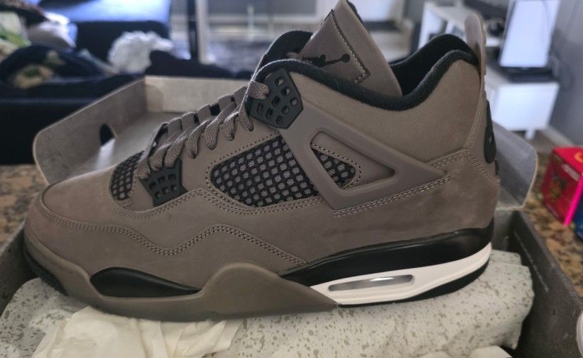Air Jordan 4 Retro