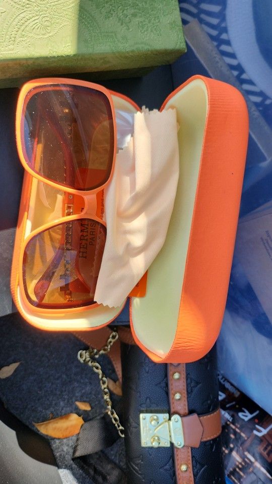 Orange H Sunglasses Beautiful Comes With A Box