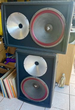 (2) Cerwin Vega V152 PRO 15” 🔈 600w Speakers