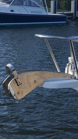 Custom anchor roller