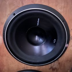 P3 Rockford Fosgate 2 12in Subwoofers 