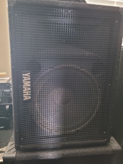 (4) Yamaha Monitors
