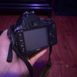 Nikon D3000