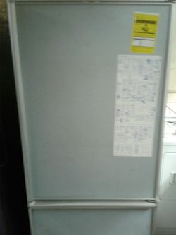 Sub-Zero refrigerator works great nothing wrong with it