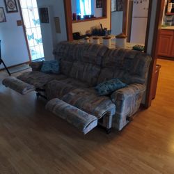 Couch With Two Recliners One On Each End