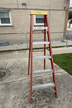 Werner 6ft Fiberglass Step Ladder , heavy duty. $60.00 or best offer.