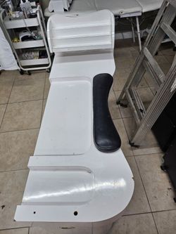 Nail table