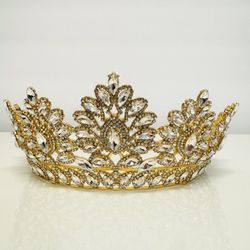 Crown, Tiara O Corona 