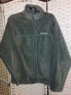 FIRM IN MERCED‼️MENS COLUMBIA SIZE MEDIUM