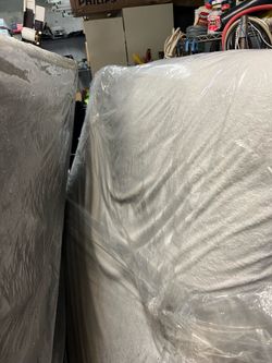 Queen box spring and mattress