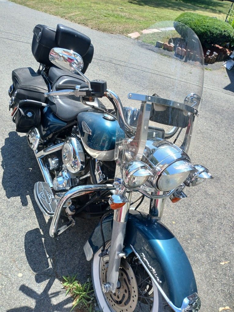 2004 Harley Road King Classic