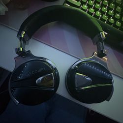 COWIN E7  Headphones. 