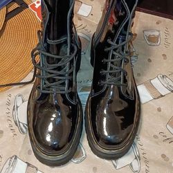 Dr. Martens Men’s Black Boots Shiny 