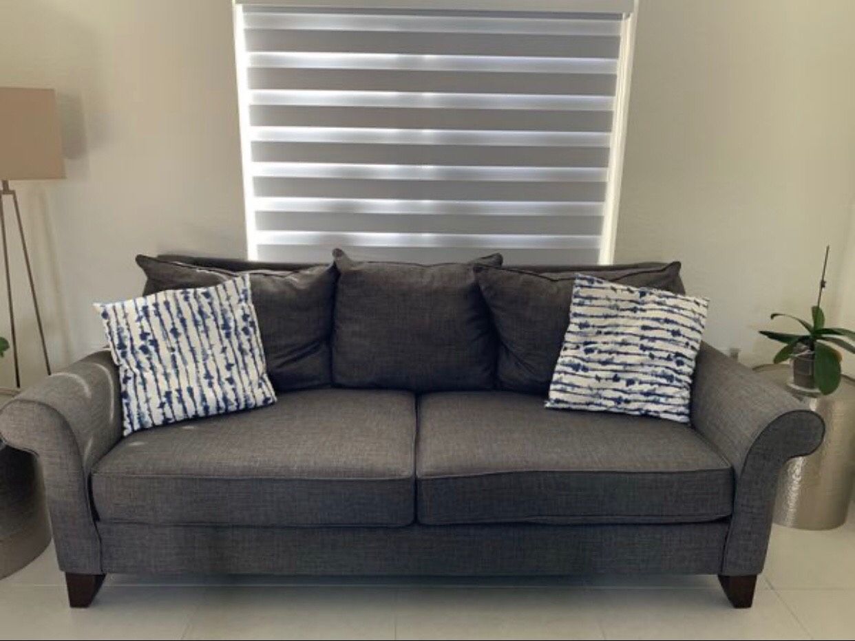 Sofá para tu casa o negocio en buen estado de uso