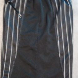 Men's Size Medium Jordan Black White Stripes  Bulls