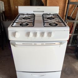 White Gas Stove – Hotpoint by GE