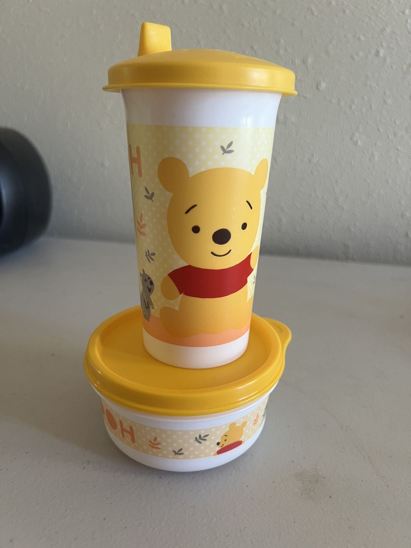 Tupperware Winne the Pooh Set 15$🔥