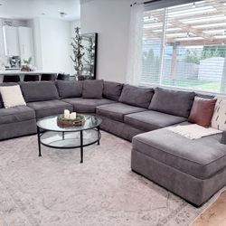 Like New Sectional Couch. Delivery 🚚 