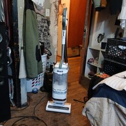 Shark Vacuum model la300