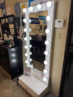 MIRROR WITH LIGHTS AND STORAGE! HOME FURNITURE!! NO CREDIT NEEDED !! TAKE IT HOME TODAY!! 🚛 SAME DAY DELIVERY AVAILABLE 🚚 Se Habla Español