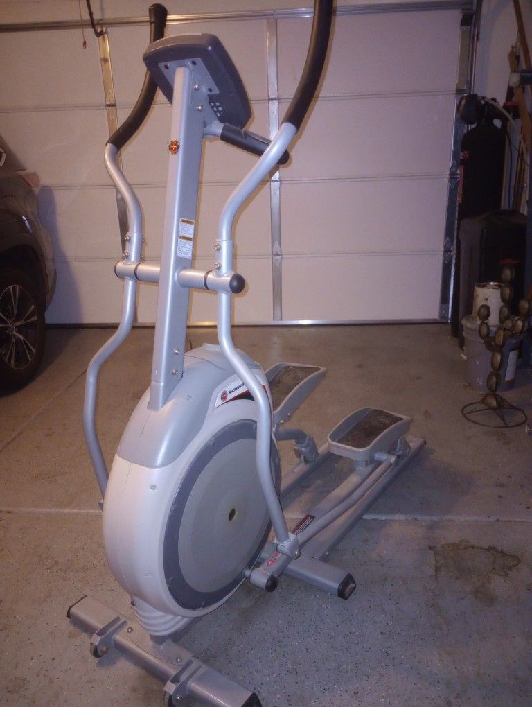 Schwinn 420 Elliptical