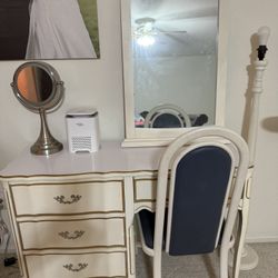 Make Up Table Set With Mirror & Light