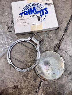 65’ Corvette Gas Lid Assembly