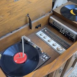 ALLOWING OFFERS** Authentic Wooden Record Player