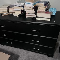 Dresser Black