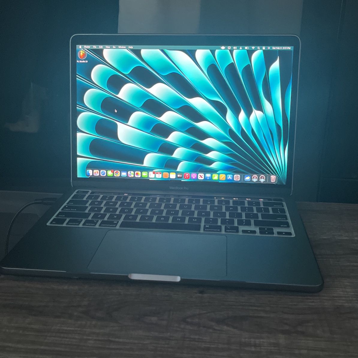 MacBook Pro M2 Chip 2022 Touchbar *with Laptop Case *