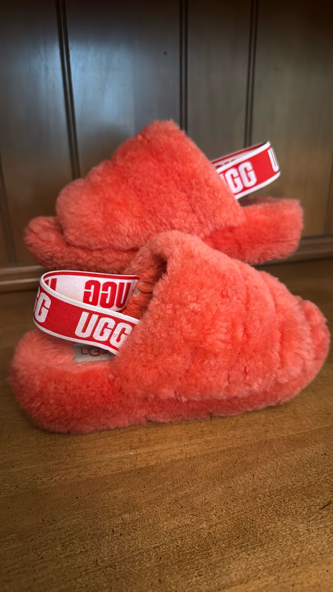 UGG Woman’s Fluff Yeah Slide Size 5
