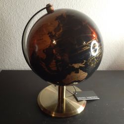 GORGEOUS NWT Drexel Heritage Black 10" Globe on Brass Stand.
Great table decor
Several other globes including Gemstone globes sold separately.
