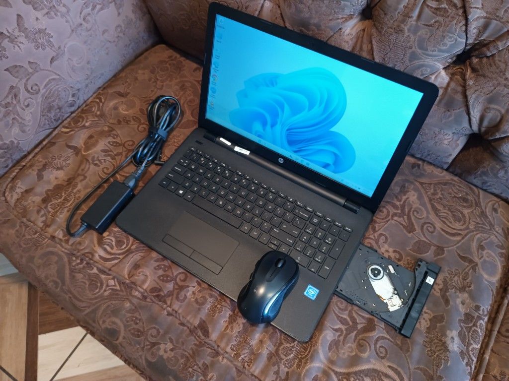 Laptop HP-15-bs212wm-8GB Ram-160gb HD SSD Solid.