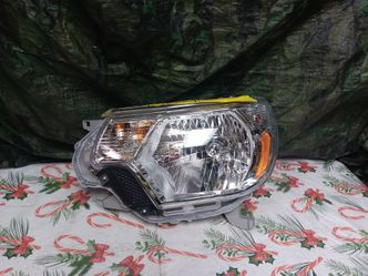 2012-15 Toyota Tacoma Left Headlight