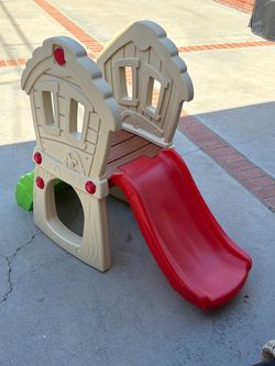 Little Tikes Hide and Seek Climber
