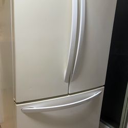 LG French Door Refrigerator - Clean & Fully Working