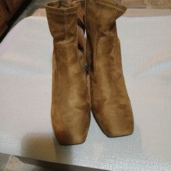 Brand New List Playboy Suede Side Zip Block Heel Ankle Booties Size 7M Brand New