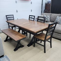 Beautiful 6pc Dining Set