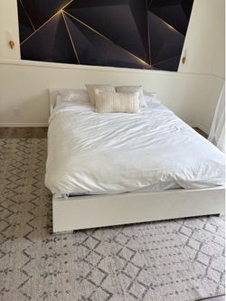 Queen bed
