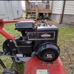 Briggs &Stratton Yard MACHINNE tiller
