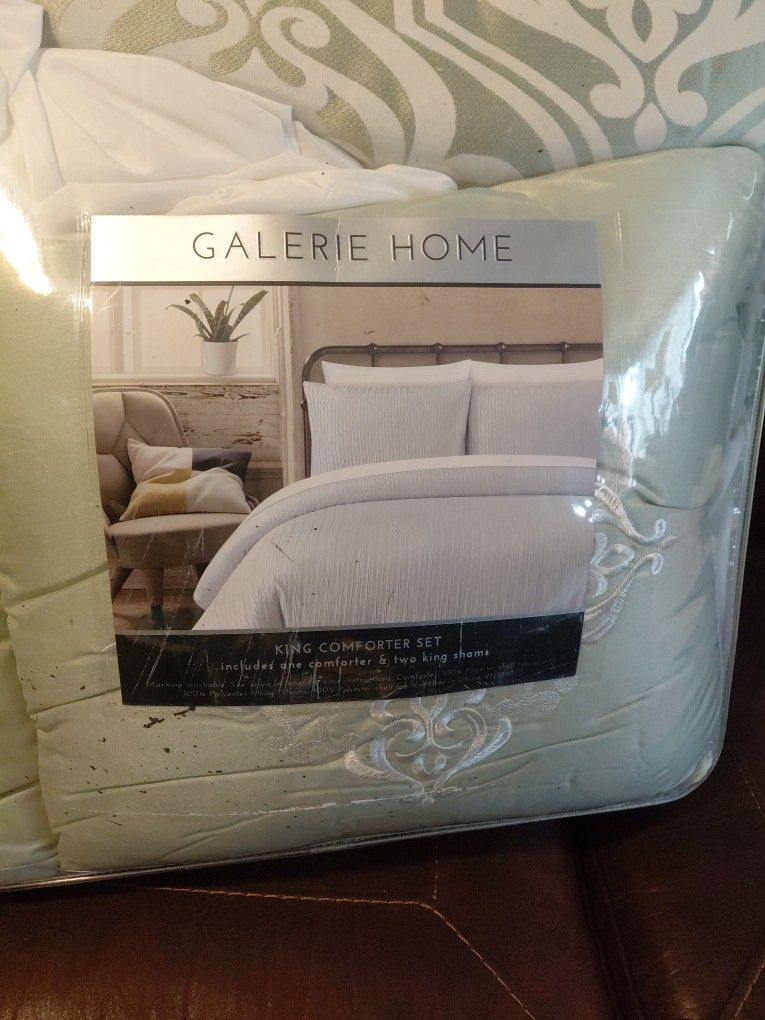 Galerie Home King Comforter Set
