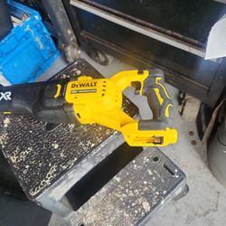 Dewalt 20v Power Detect Sawzall 