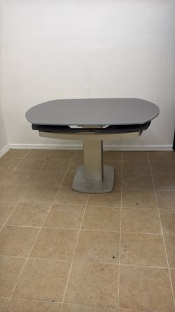 Dining room table for sale!